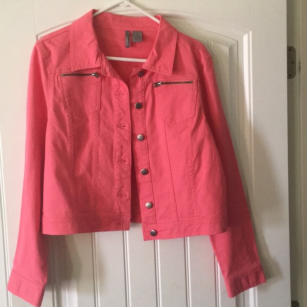 Cool pink denim jacket 💓